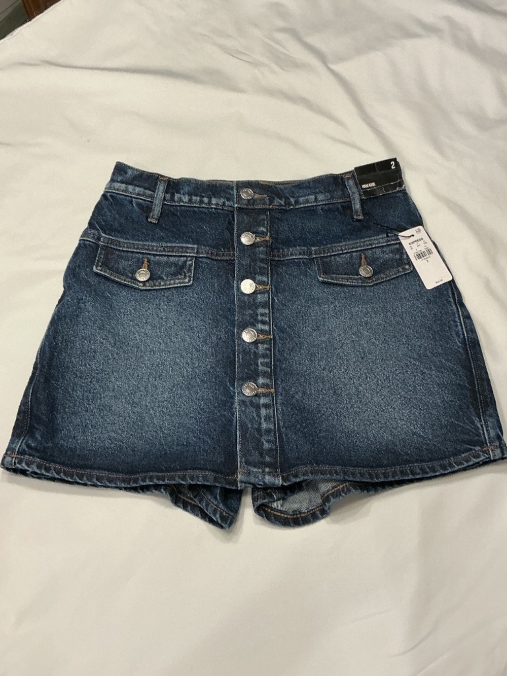 EXPRESS SKORT DENIM NWT (size: 2)